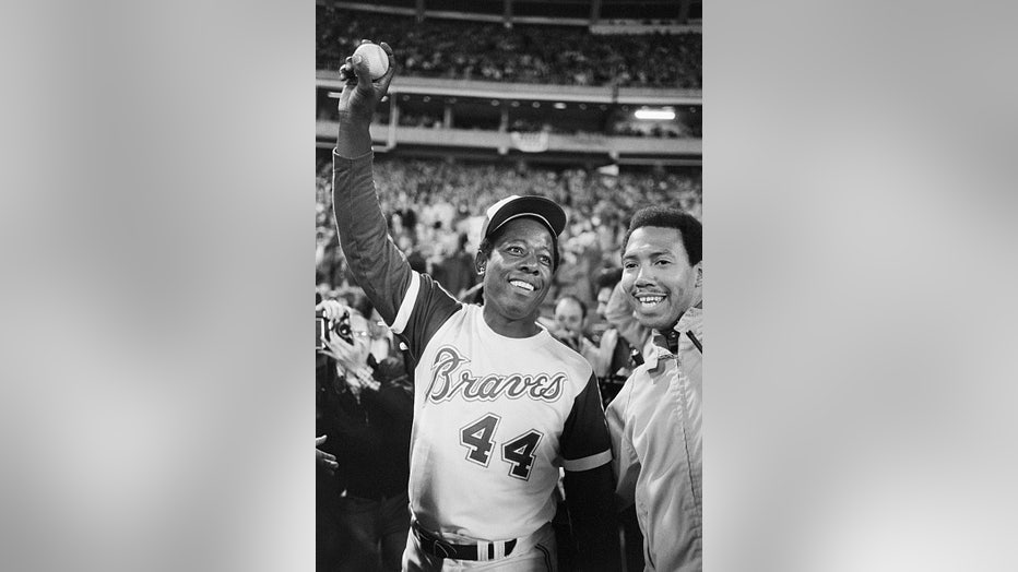 Players, coaches wear No. 44 to honor Hank Aaron at All-Star Game