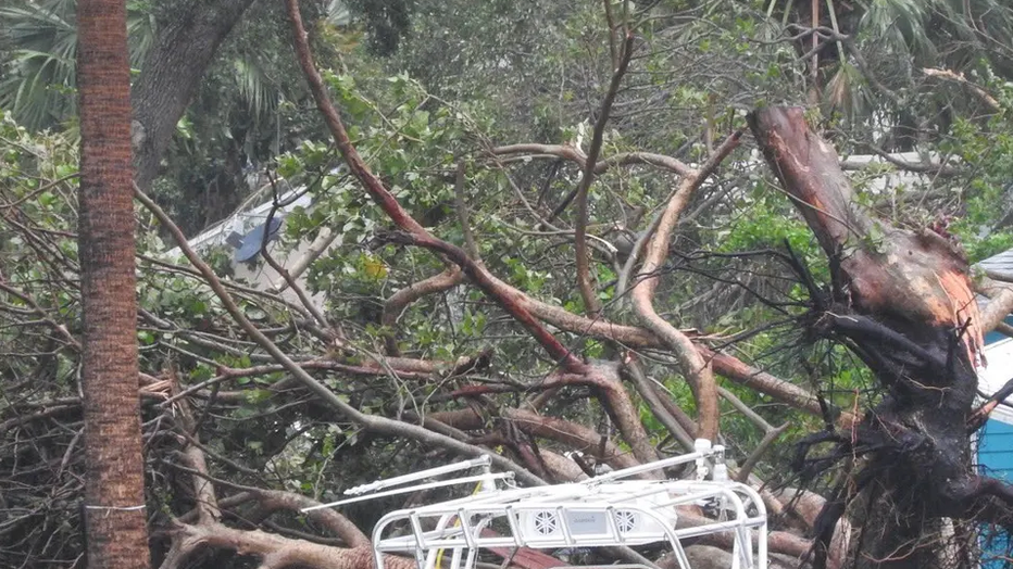 Screenshot-2023-04-29-at-17-12-29-Suspected-tornado-flips-cars-leaves-damage-trail-in-South-Florida-as-storms-race-across-state.png