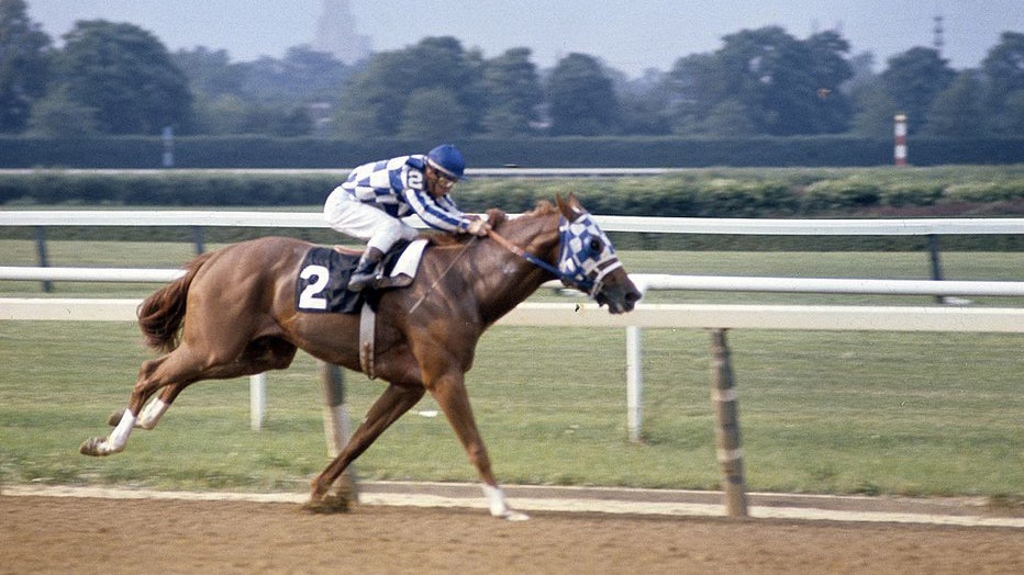 Secretariat-wins-Belmont-Stakes.jpg