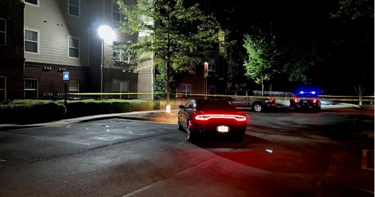 Man shot on apartment porch in SE Atlanta, police say | FOX 5 Atlanta