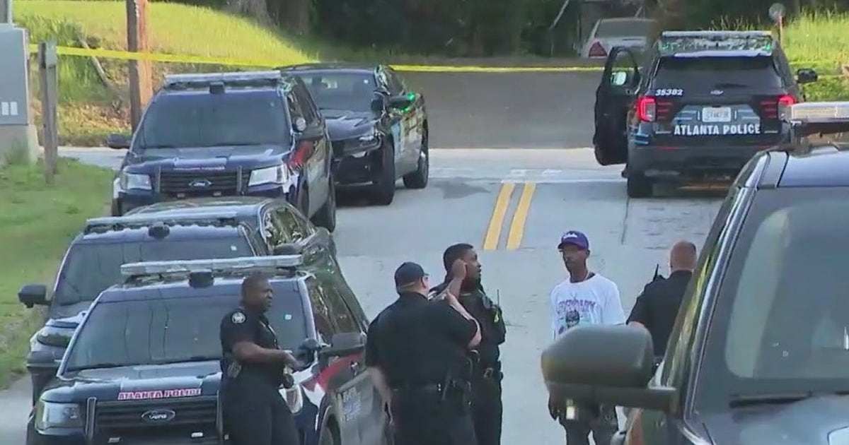 2 men dead in NW Atlanta shooting, 3rd man recovering | FOX 5 Atlanta