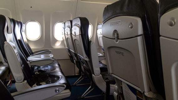 Man allegedly attacks flight attendant, swallows rosary beads on Georgia flight