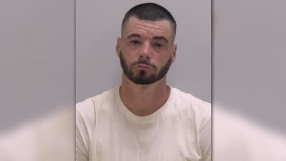 Police arrest knife-wielding suspect in front of Cartersville bank