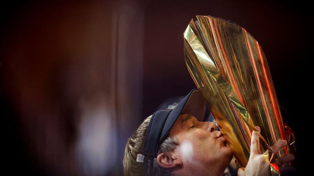 College Football Playoff schedule to include 12 teams, New Year's Day tripleheaders