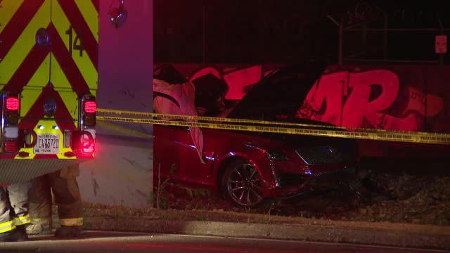 Man killed in deadly crash along Lee Street in southwest Atlanta