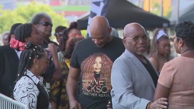 300K people swarm Downtown for jam-packed weekend with Janet Jackson, Taylor Swift