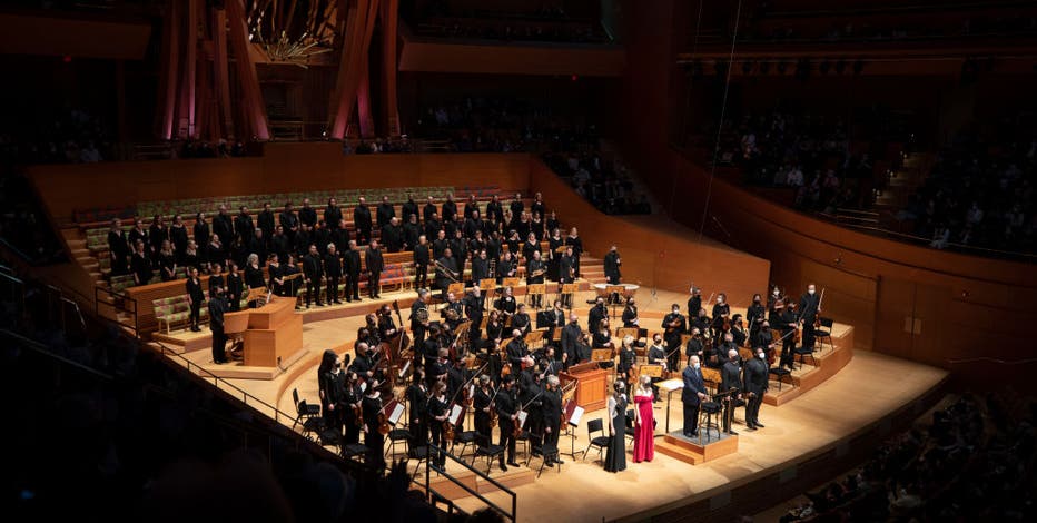 Woman s loud and full body orgasm heard during LA Philharmonic