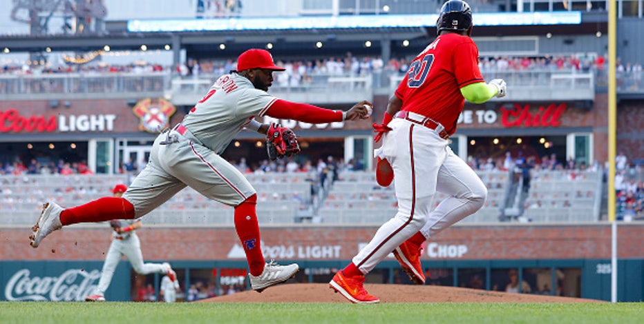 Kimbrel 8th pitcher in MLB history to earn 400 saves, Phillies