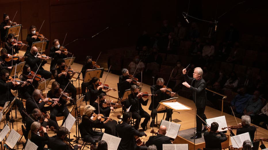 Woman s loud and full body orgasm heard during LA Philharmonic