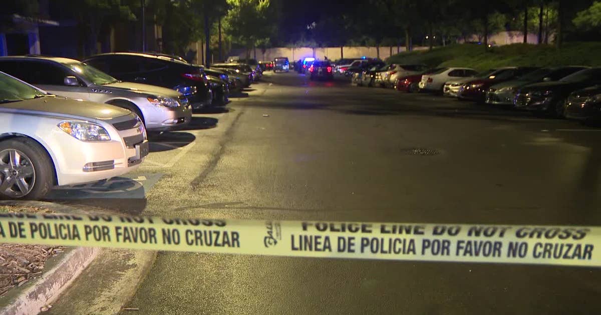 Man found shot to death in car at SW Atlanta apartment complex | FOX 5 ...