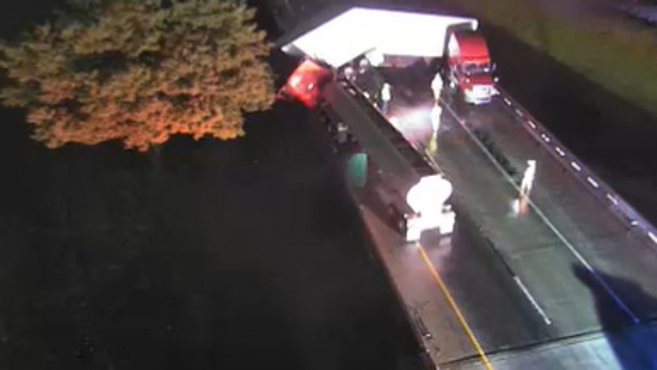 Tractortrailer crash completely blocks I285 ramp to I85 at Spaghetti Junction Tractortrailer crash completely blocks I285 ramp to I85 at Spaghetti Junction