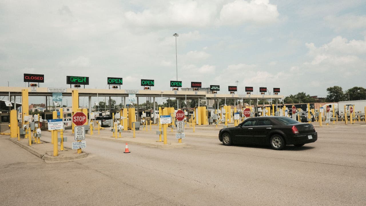 Georgia man gets prison time for smuggling people across Canada border Georgia man gets prison time for smuggling people across Canada border