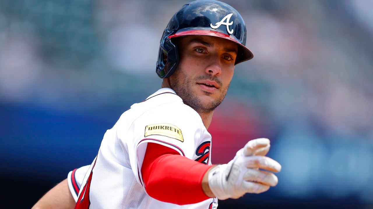 Olson drives in 5 with 2 HRs, including go-ahead shot, as Braves