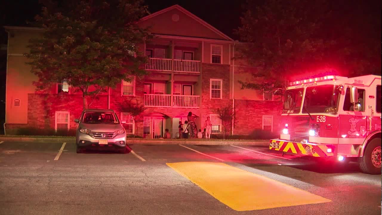 Kitchen Fire Displaces Family At NW Atlanta Apartments | FOX 5 Atlanta