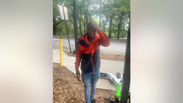 Police looking for teen accused of shooting at man after breaking into car on Park Street SW