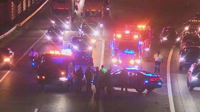 Pedestrian struck on I-20 near Fairburn Road Saturday morning