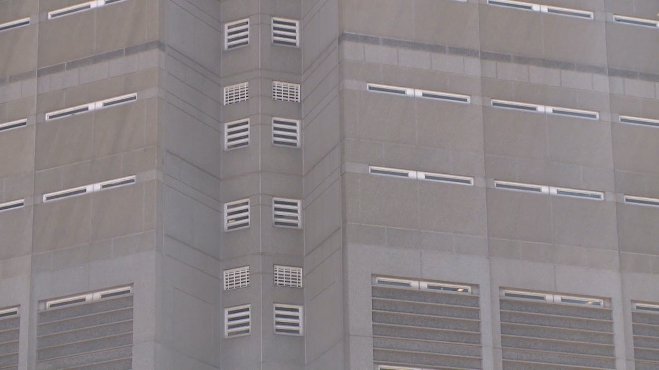 Burst pipe leaves DeKalb County Jail without hot water