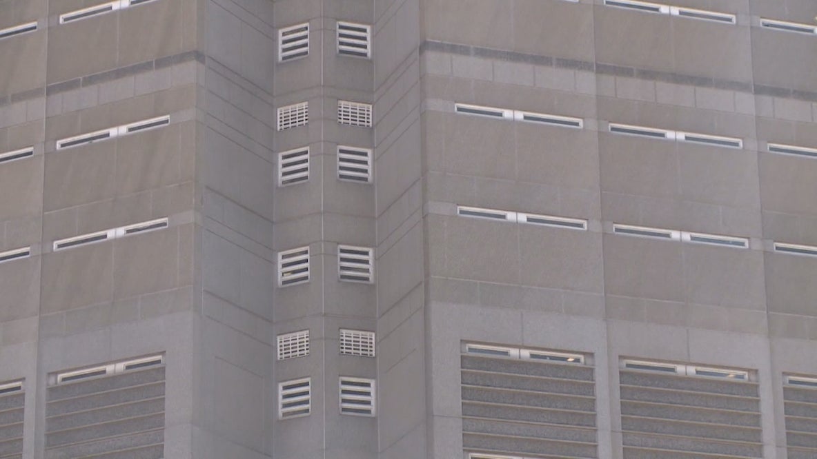 Burst pipe leaves DeKalb County Jail without hot water