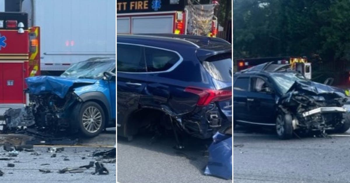 2 people hospitalized in 5-car wreck in Gwinnett County | FOX 5 Atlanta
