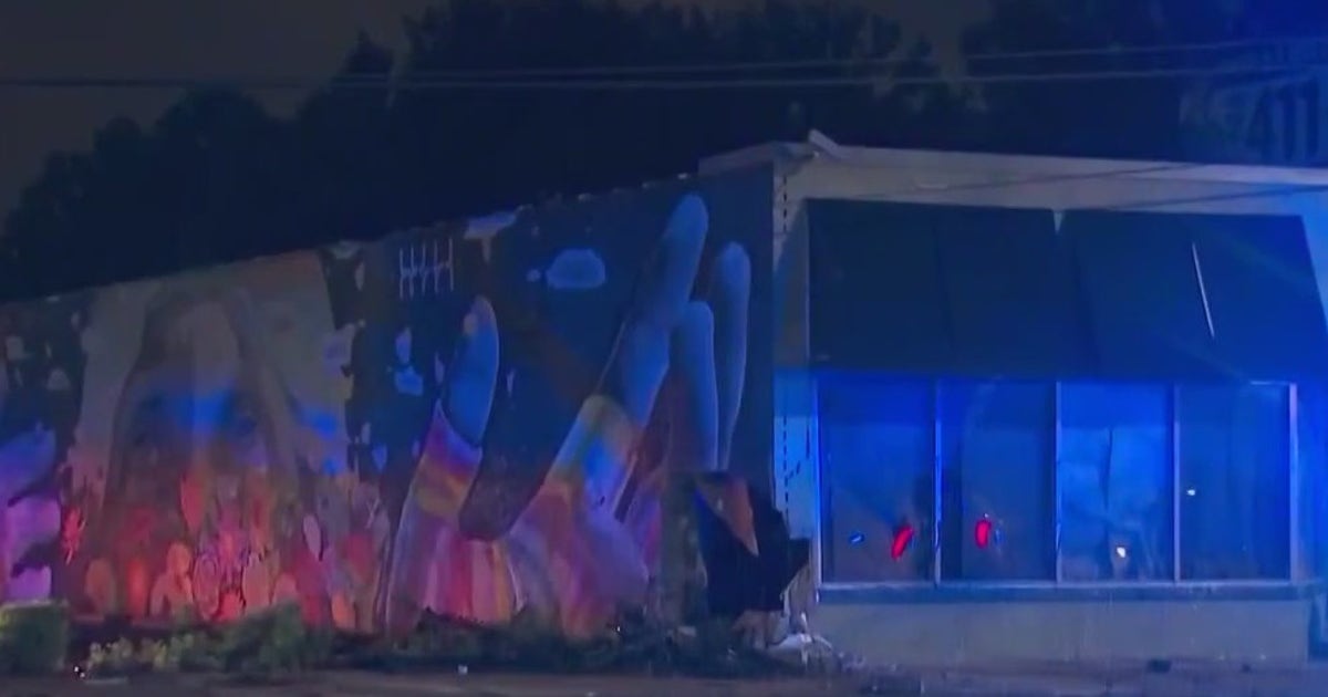 1 injured after car crashes into building in West Midtown Atlanta | FOX ...