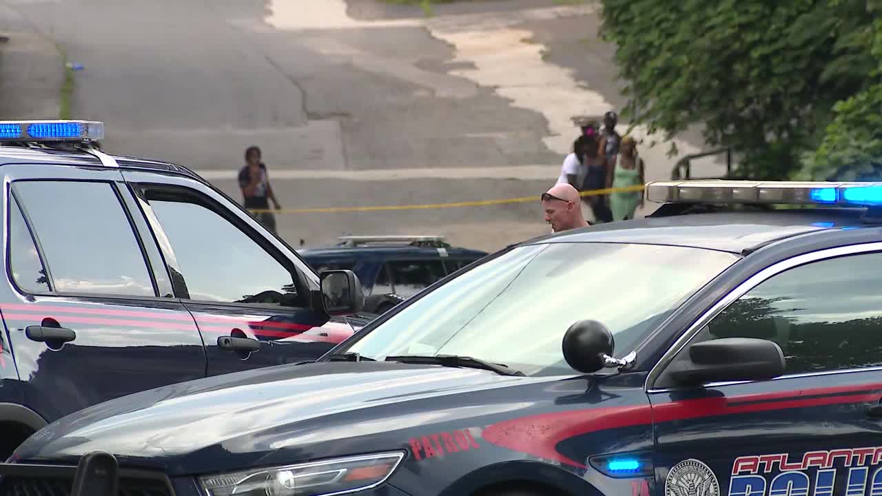 Man Killed In Targeted Shooting At SW Atlanta Apartments, Police Say ...