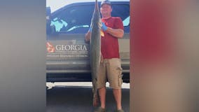 Record-breaking gar caught at Lake Allatoona