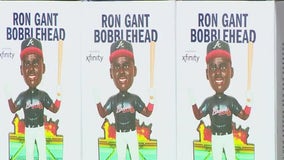 FOX 5 anchor, former Braves player Ron Gant honored with bobblehead