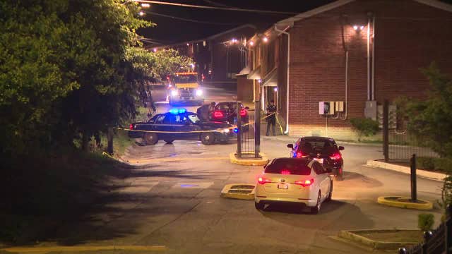 Shooting victim flags down ambulance in SW Atlanta