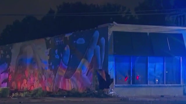 1 injured after car crashes into building in West Midtown Atlanta