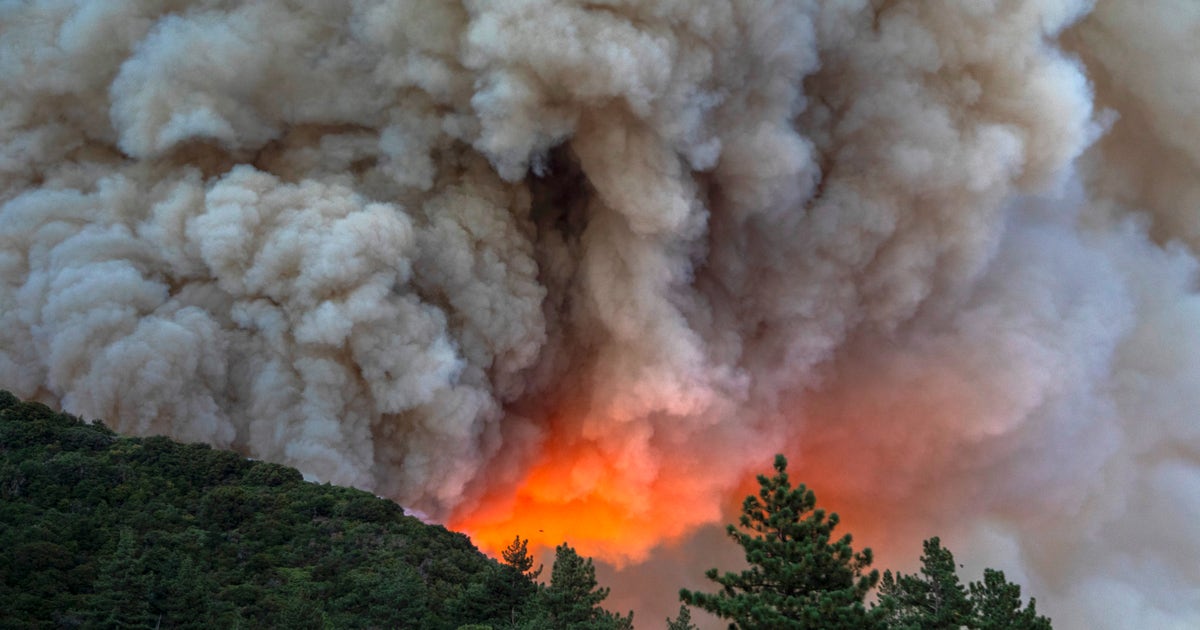 3 killed when helicopters crash mid-air while fighting fire in Southern ...