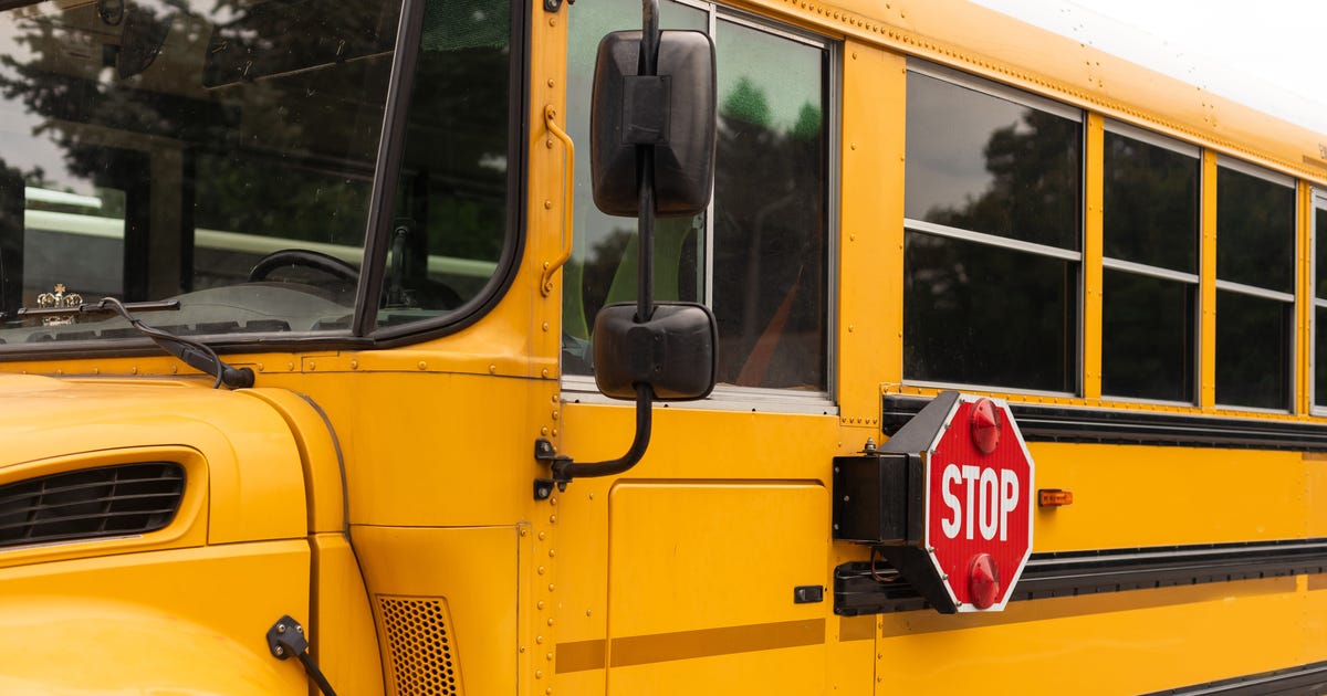 19 DeKalb County students taken to hospital after bus crash | FOX 5 Atlanta