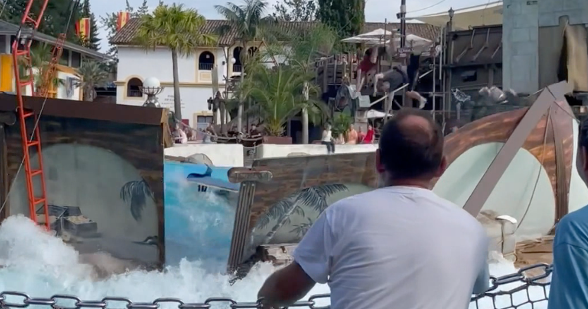 Pool Building Collapse Watch: Pool cracks, collapses at Germany’s biggest theme park leaving 7 ...