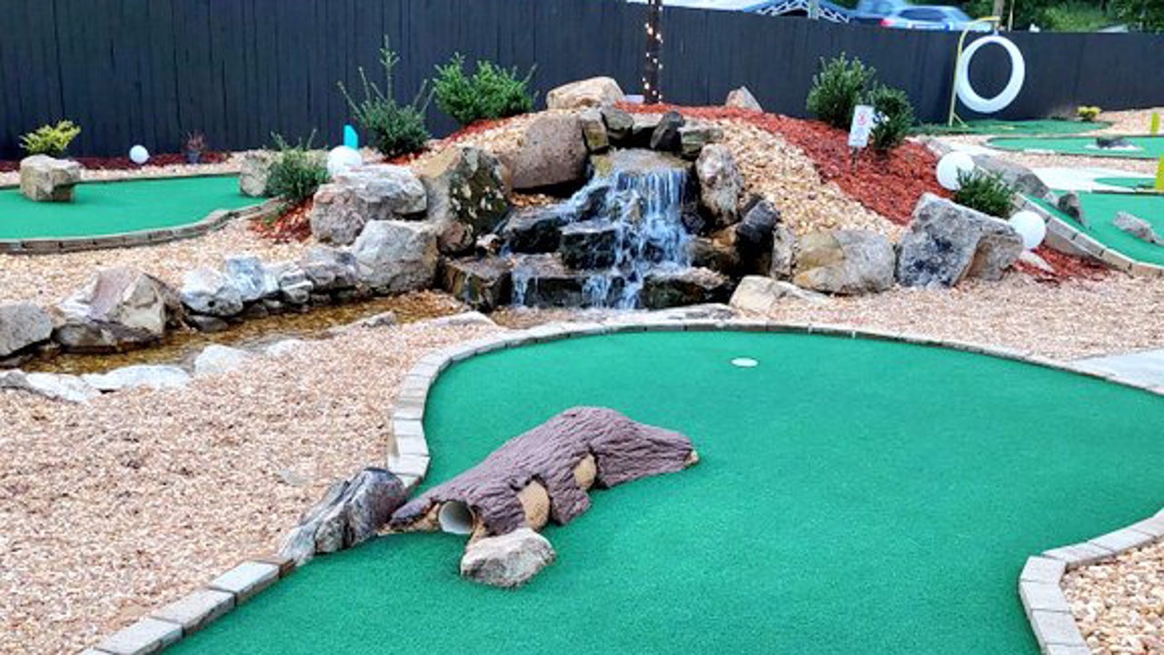 FIVE IRON FRENZY／Miniature Golf Courses- FIF - Miniature Golf Courses Of America Present Five Iron
