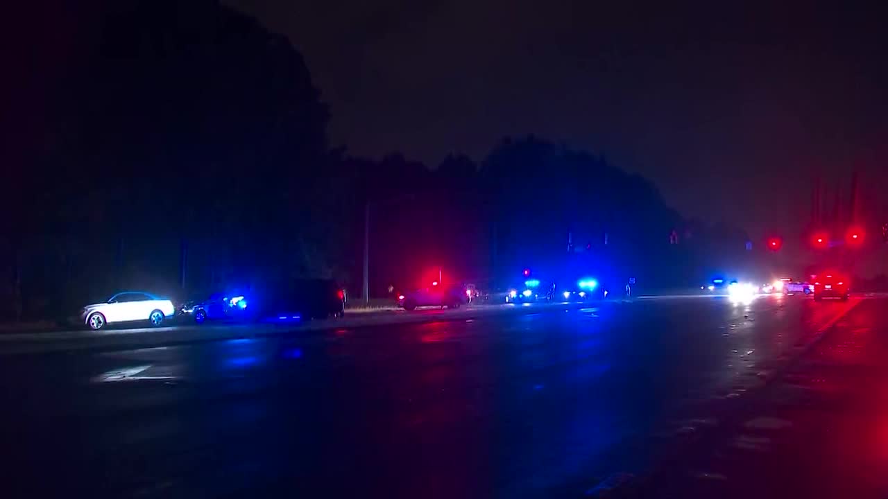 Person killed in crash on South Fulton Parkway