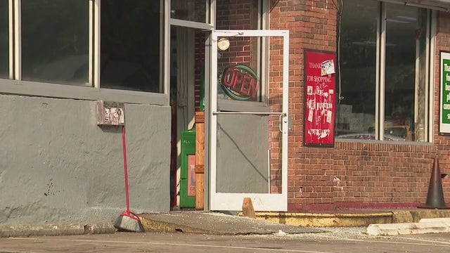 SE Atlanta convenience store targeted in ATM smash-and-grab burglary