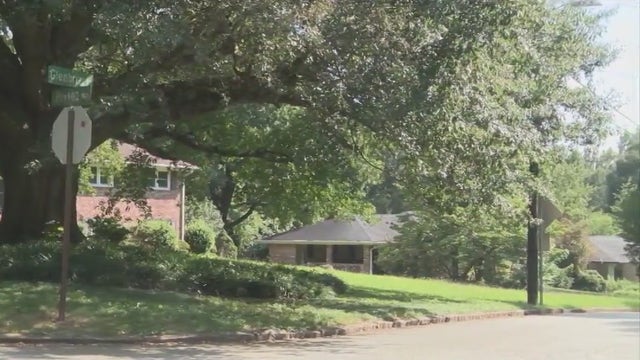 Man in car exposes himself to woman in DeKalb County
