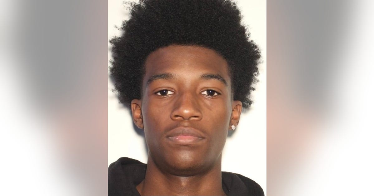 Manhunt underway in Clayton County for murder suspect | FOX 5 Atlanta