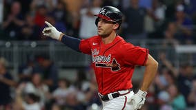 Braves clinch home-field advantage, Olson breaks records with sweep of Cubs