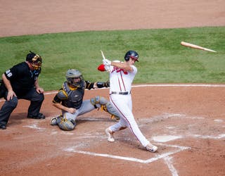 Braves first MLB team to clinch playoff berth this year, rally to