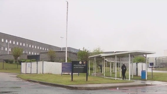 Ossoff calls for federal probe of Clayton County Jail