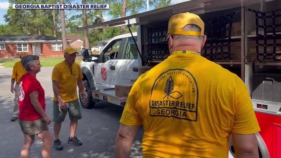 Volunteers flock to Valdosta to pitch in after Hurricane Idalia