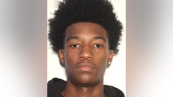 Manhunt underway in Clayton County for murder suspect