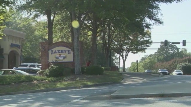 Attempted armed robbery in Alpharetta thwarted by armed bystander