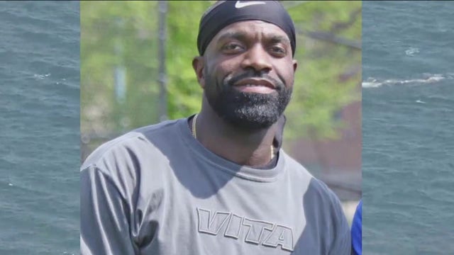 Girlfriend of missing Chicago trainer speaks out about inconsistent info: 'he does not ever get in the water'