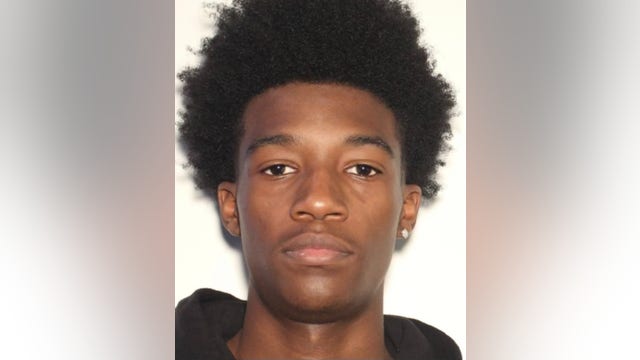 Manhunt underway in Clayton County for murder suspect