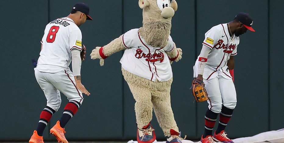 Braves mascot Blooper stiff-arms peewee football players: video