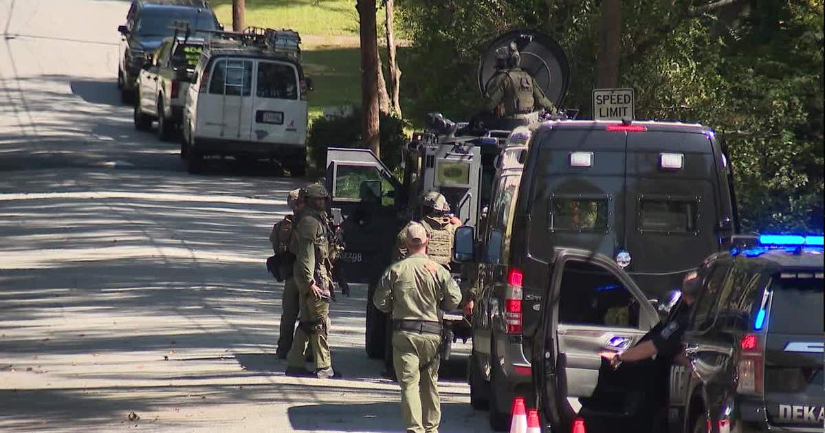 Suspect in custody after SWAT standoff in DeKalb County | FOX 5 Atlanta