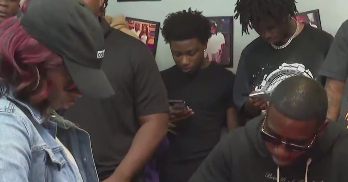 Rapper Gucci Mane, record store reminds fans that records aren’t dead ...