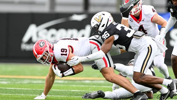 UGA's Brock Bowers scheduled for surgery after game against Vanderbilt