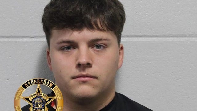 19-year-old Cleveland man arrested after brief high-speed chase